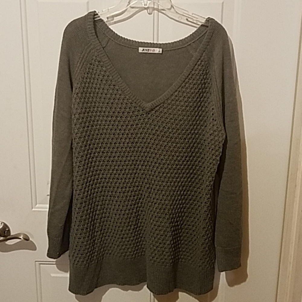 JustFab XL gray knitted sweater